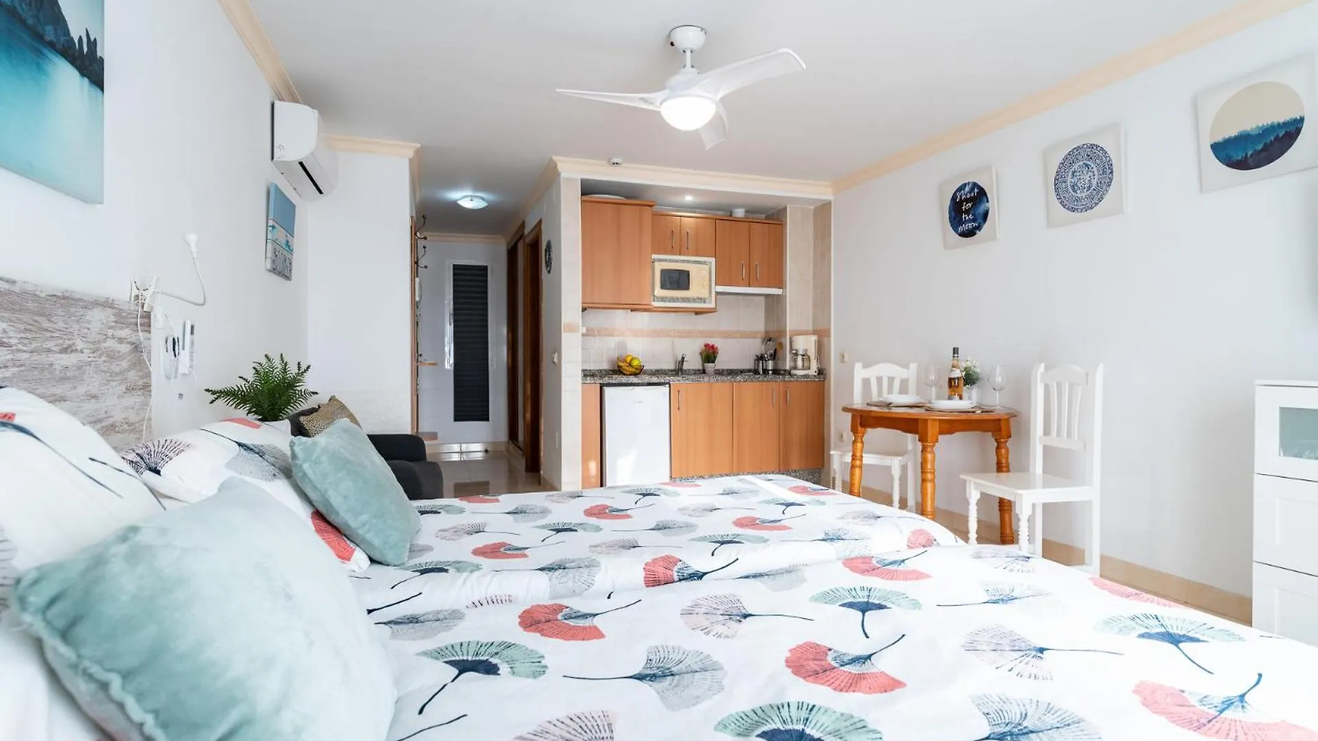 Malagasuite El Levante Apartments Торремолинос Испания