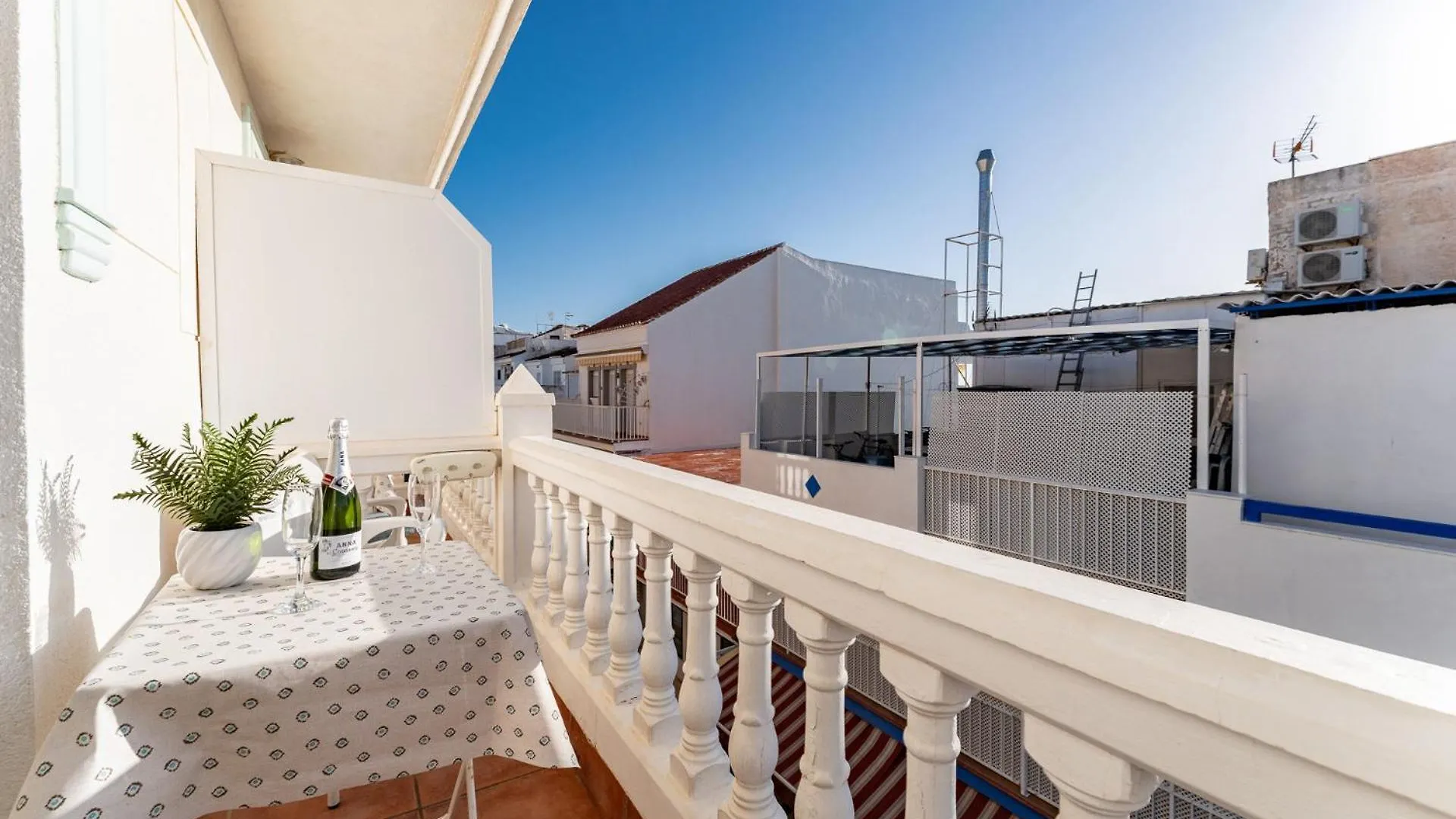 Malagasuite El Levante Apartments Торремолинос 0*,