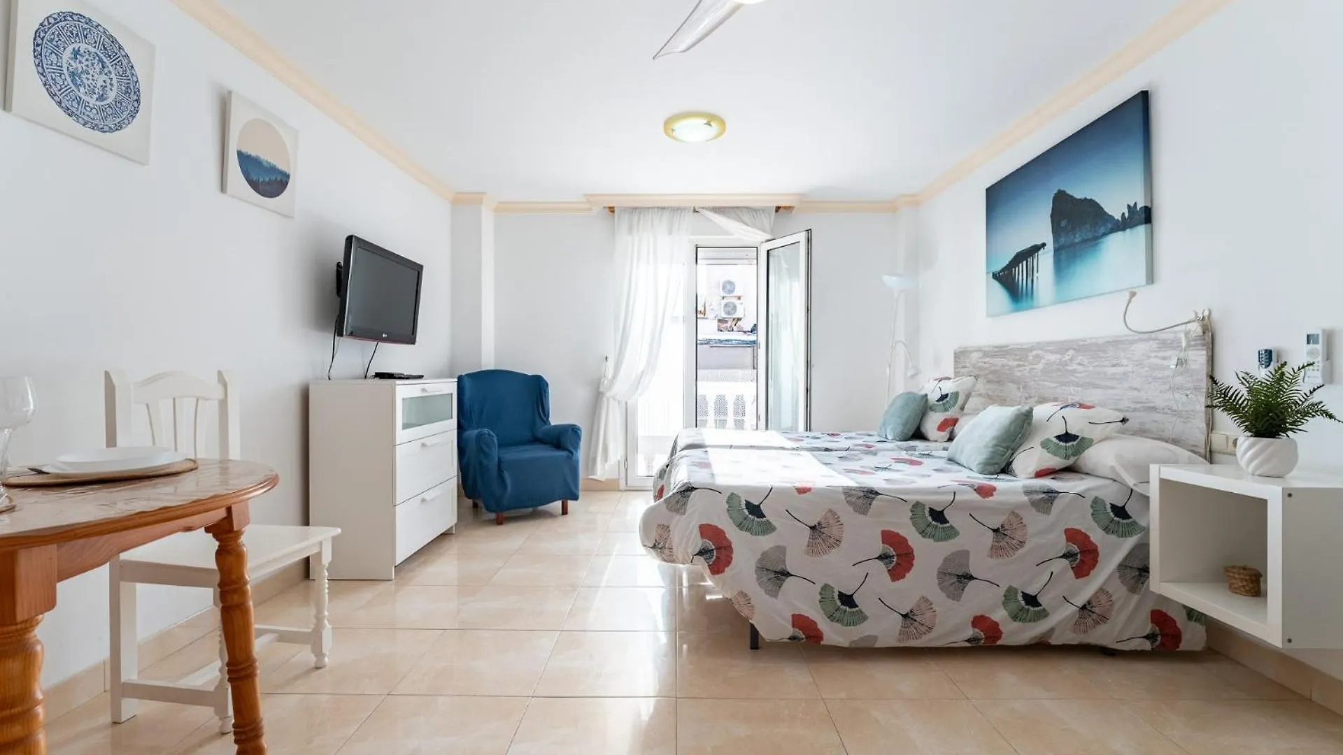 Malagasuite El Levante Apartments Торремолинос