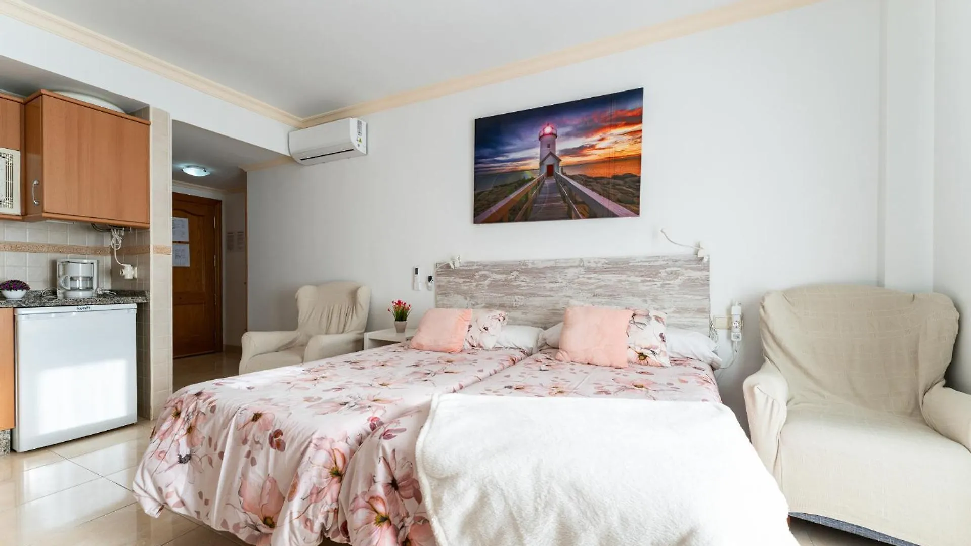 Malagasuite El Levante Apartments Торремолинос