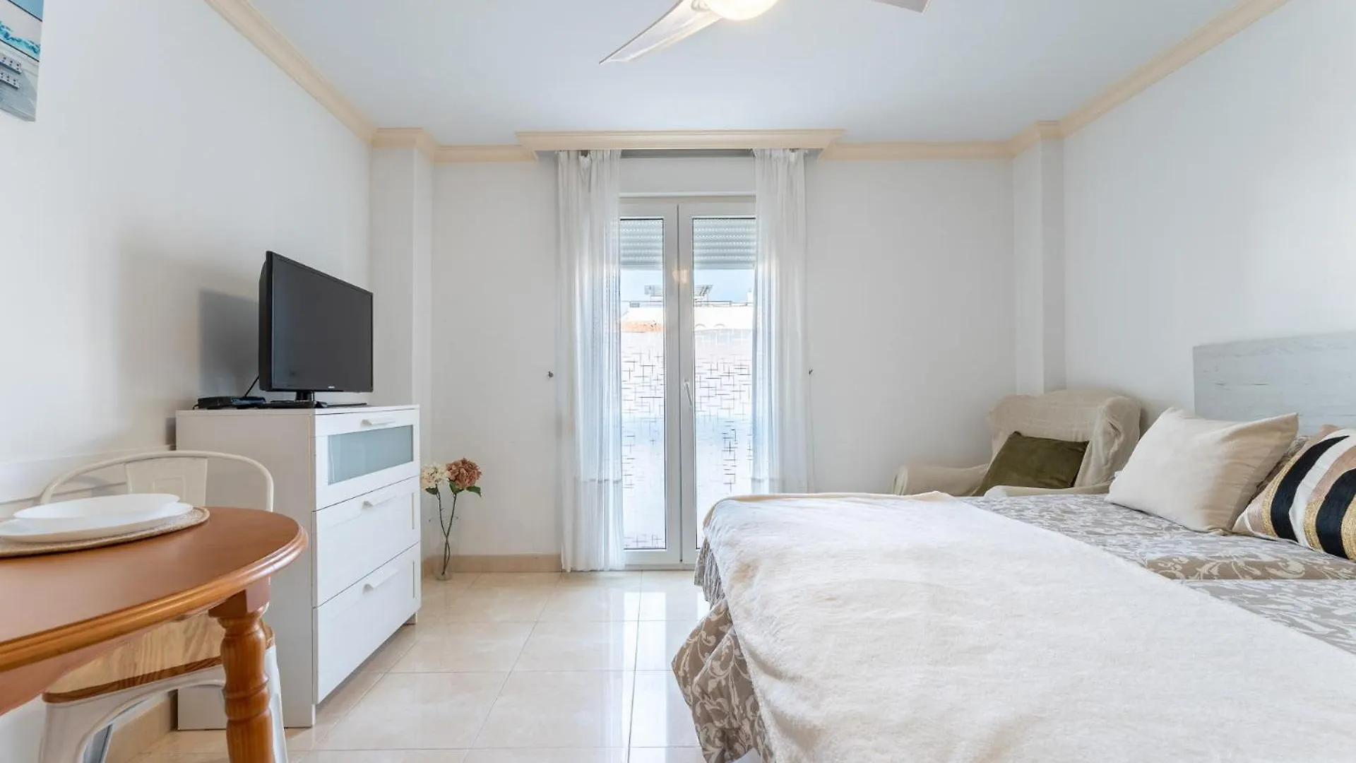 Malagasuite El Levante Apartments Торремолинос Испания