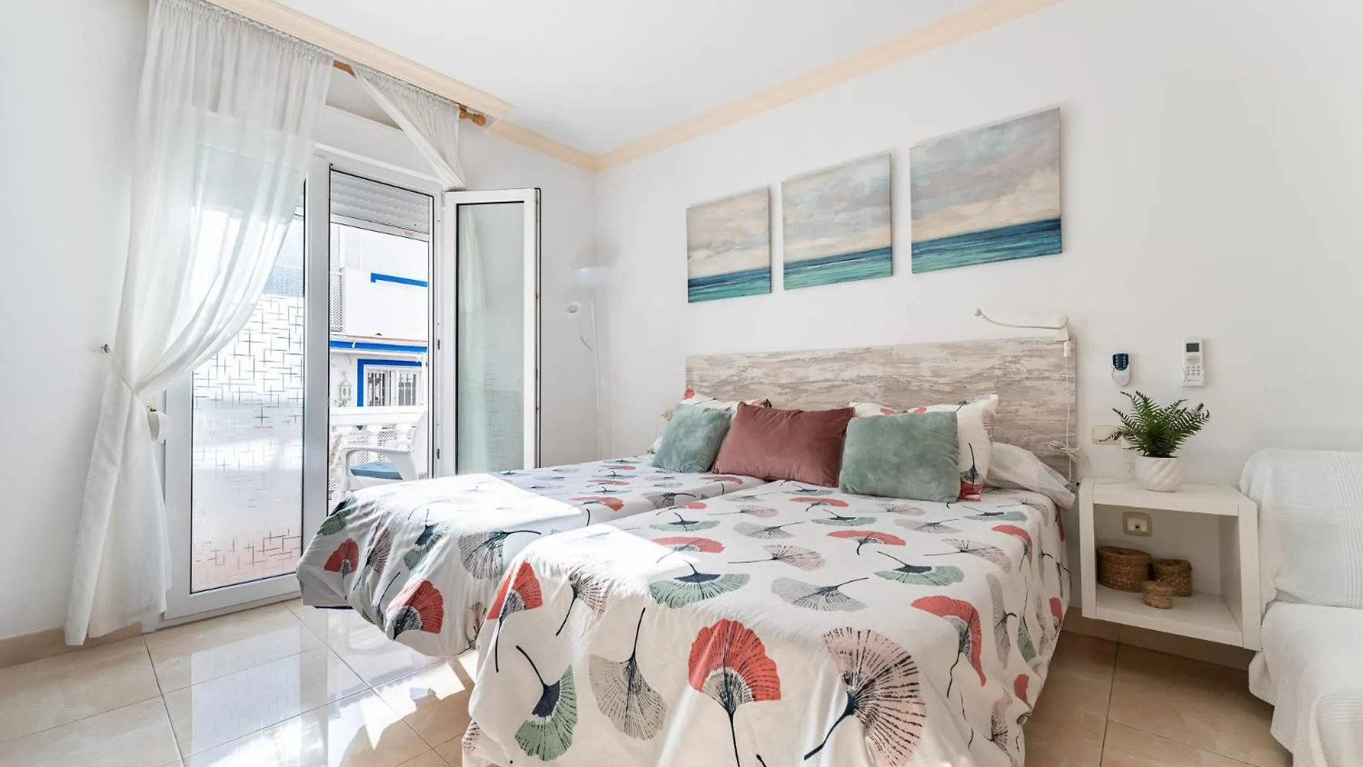 Malagasuite El Levante Apartments Торремолинос